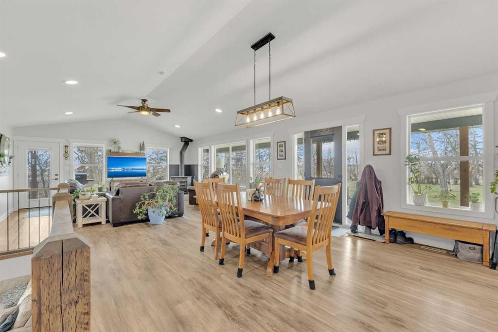 39505 Range Road 252, Rural Lacombe County, AB - Indoor Photo Showing Dining Room