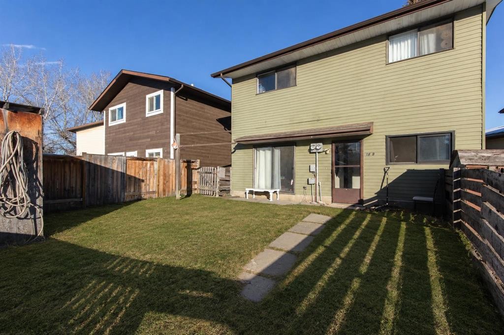 19 Gibson Close, Red Deer, AB - Outdoor With Exterior