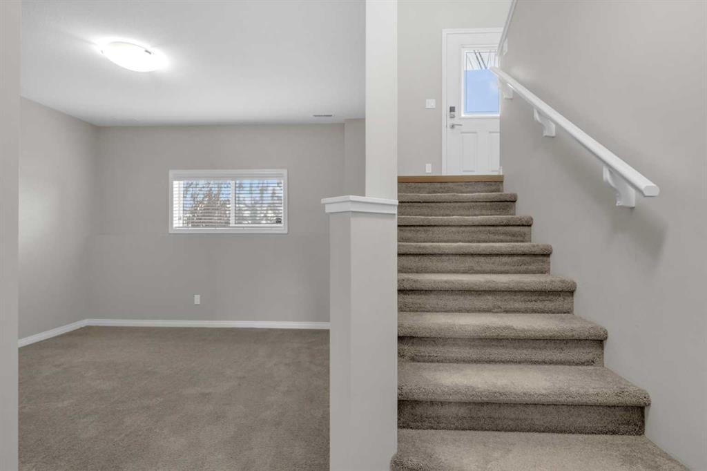 149 Hawkridge Boulevard, Penhold, AB - Indoor Photo Showing Other Room