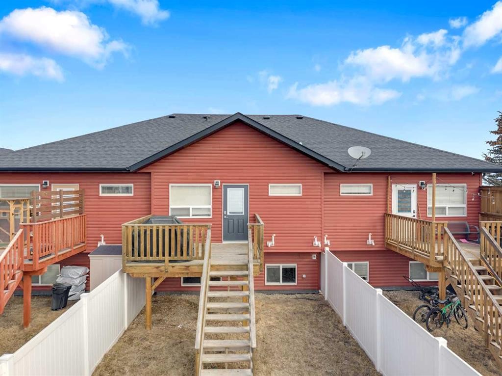 149 Hawkridge Boulevard, Penhold, AB - Outdoor With Exterior