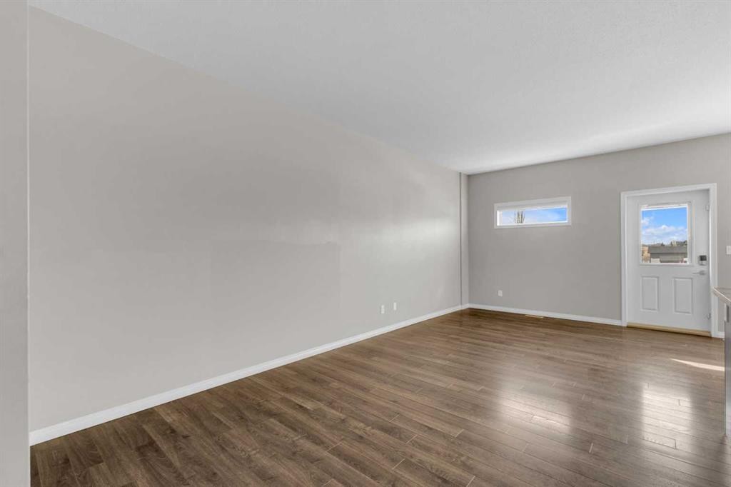 149 Hawkridge Boulevard, Penhold, AB - Indoor Photo Showing Other Room