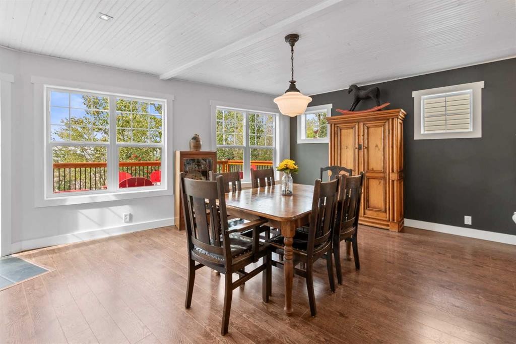 36 Lakeview Avenue, White Sands, AB - Indoor Photo Showing Dining Room