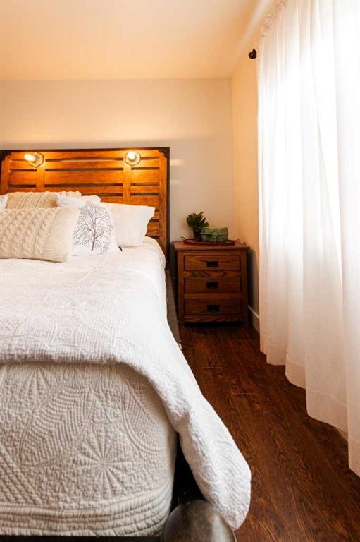 36 Lakeview Avenue, White Sands, AB - Indoor Photo Showing Bedroom