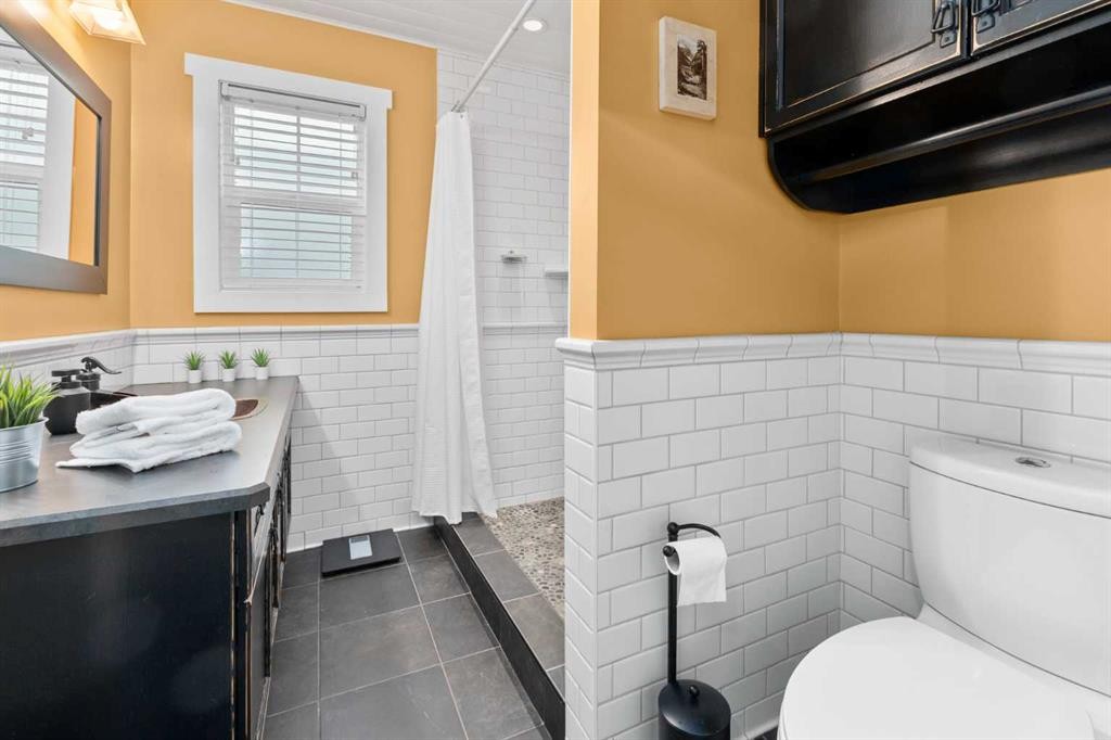 36 Lakeview Avenue, White Sands, AB - Indoor Photo Showing Bathroom