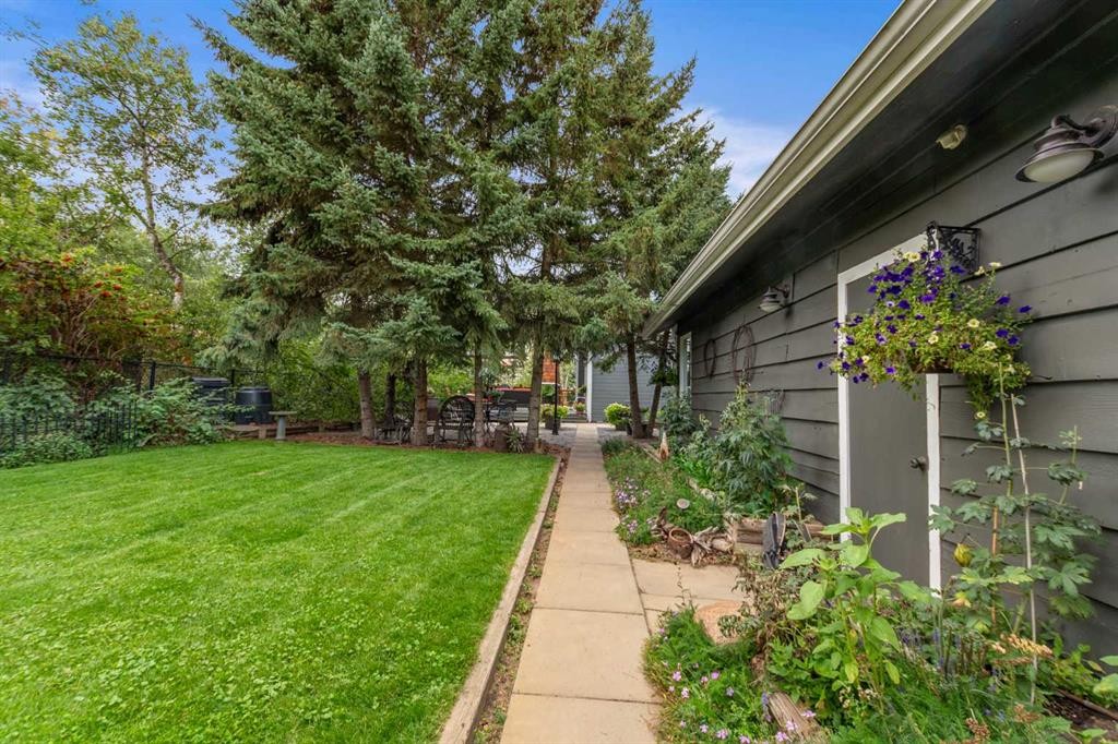 36 Lakeview Avenue, White Sands, AB - Outdoor