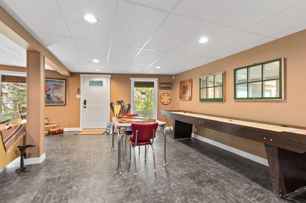 36 Lakeview Avenue, White Sands, AB - Indoor Photo Showing Other Room