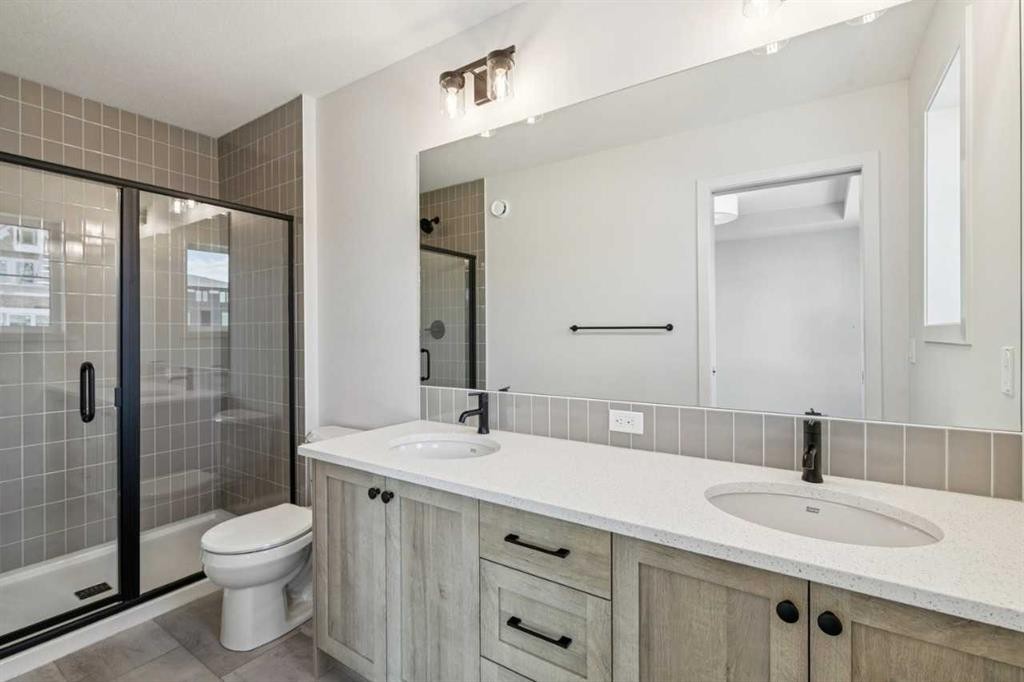 49 Bluerock Hill Sw, Calgary, AB - Indoor Photo Showing Bathroom