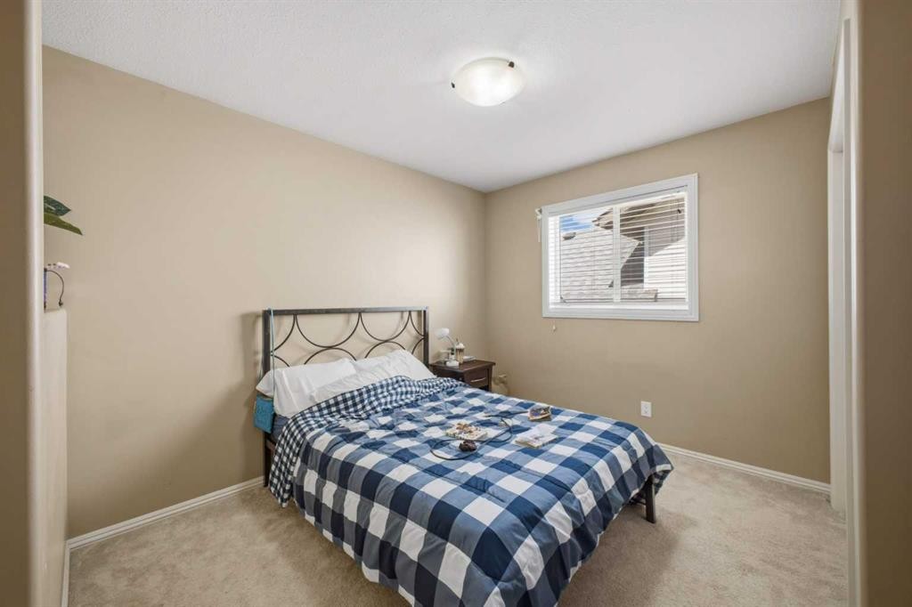 135 Issard Close, Red Deer, AB - Indoor Photo Showing Bedroom
