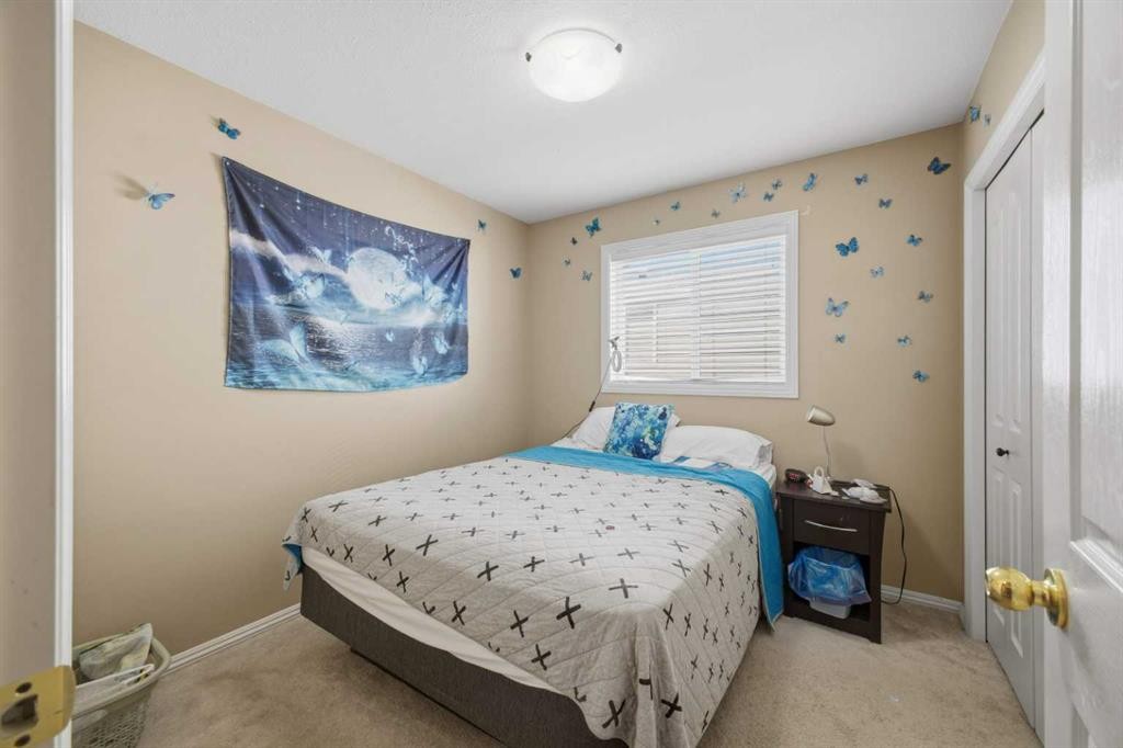 135 Issard Close, Red Deer, AB - Indoor Photo Showing Bedroom