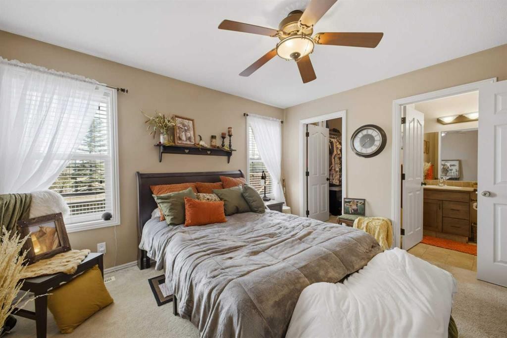 135 Issard Close, Red Deer, AB - Indoor Photo Showing Bedroom