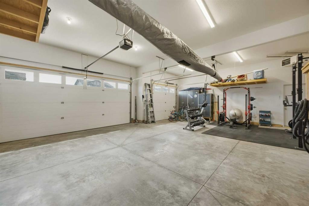10 Viceroy Crescent, Olds, AB - Indoor Photo Showing Garage