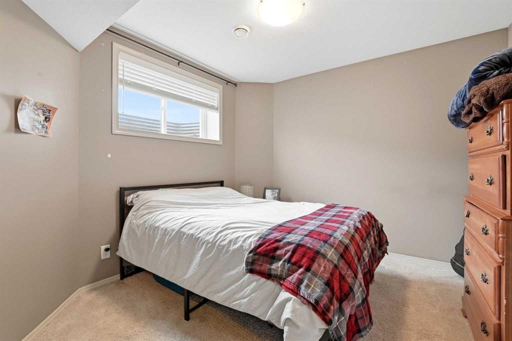 1906-30 Carleton Avenue, Red Deer, AB - Indoor Photo Showing Bedroom