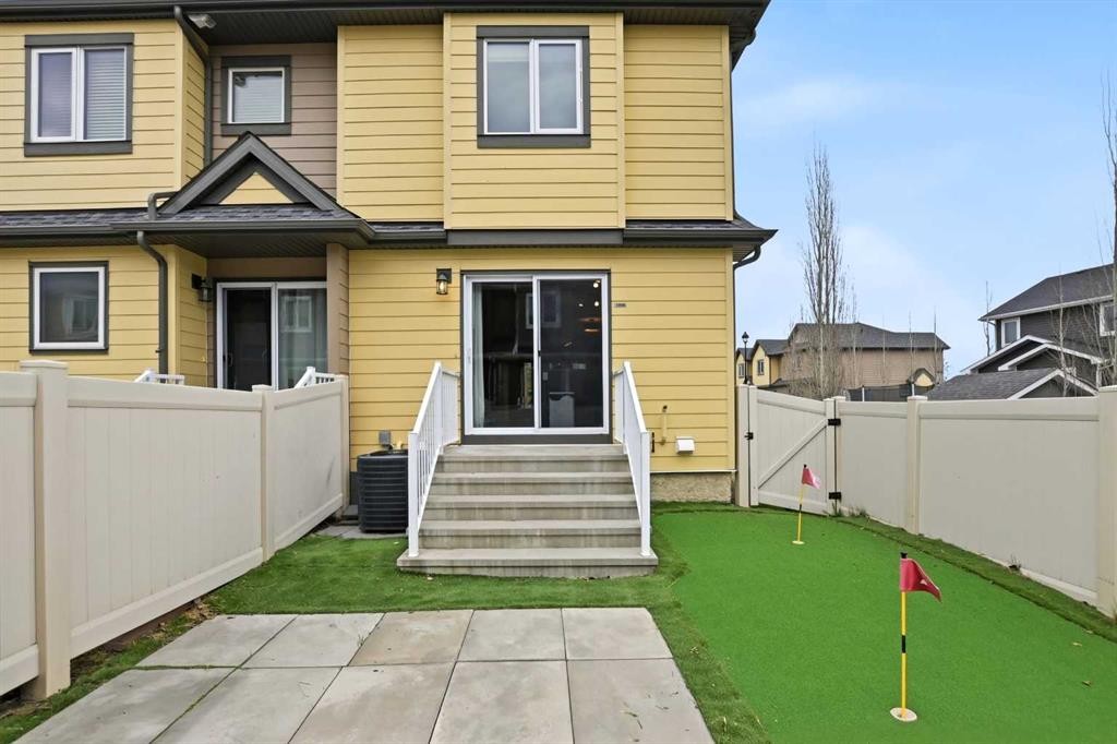 1906-30 Carleton Avenue, Red Deer, AB - Outdoor