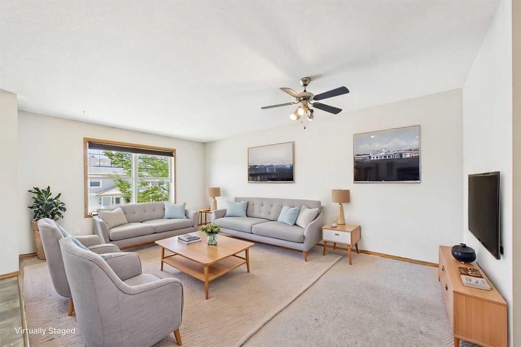 40-20 Jacobs Close, Red Deer, AB - Indoor Photo Showing Living Room