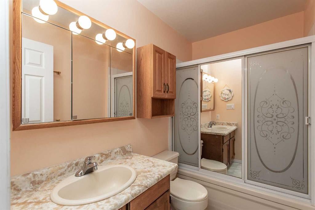 62 Nance Avenue, Red Deer, AB - Indoor Photo Showing Bathroom