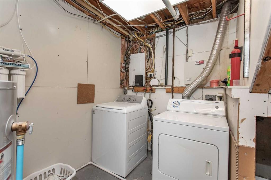 62 Nance Avenue, Red Deer, AB - Indoor Photo Showing Laundry Room