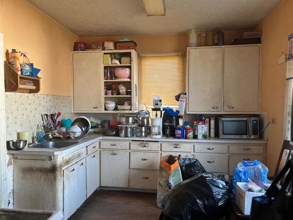 5013 53 Street, Killam, AB - Indoor Photo Showing Kitchen