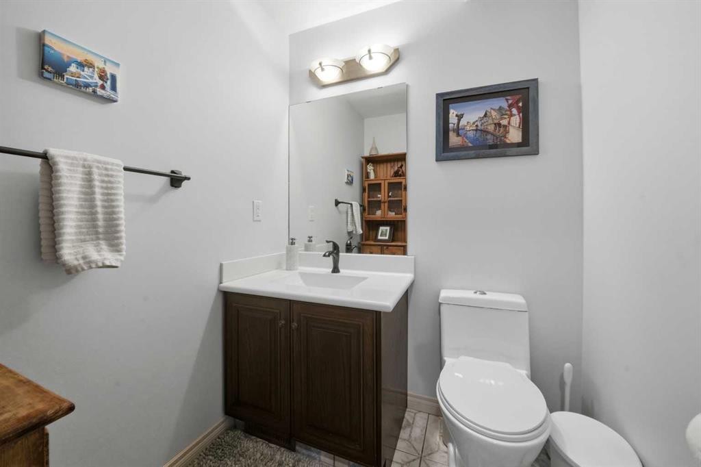 25 Gilbert Crescent, Red Deer, AB - Indoor Photo Showing Bathroom