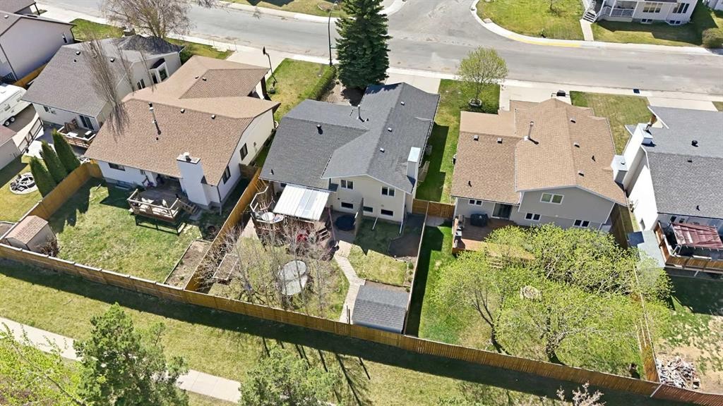 25 Gilbert Crescent, Red Deer, AB - Outdoor