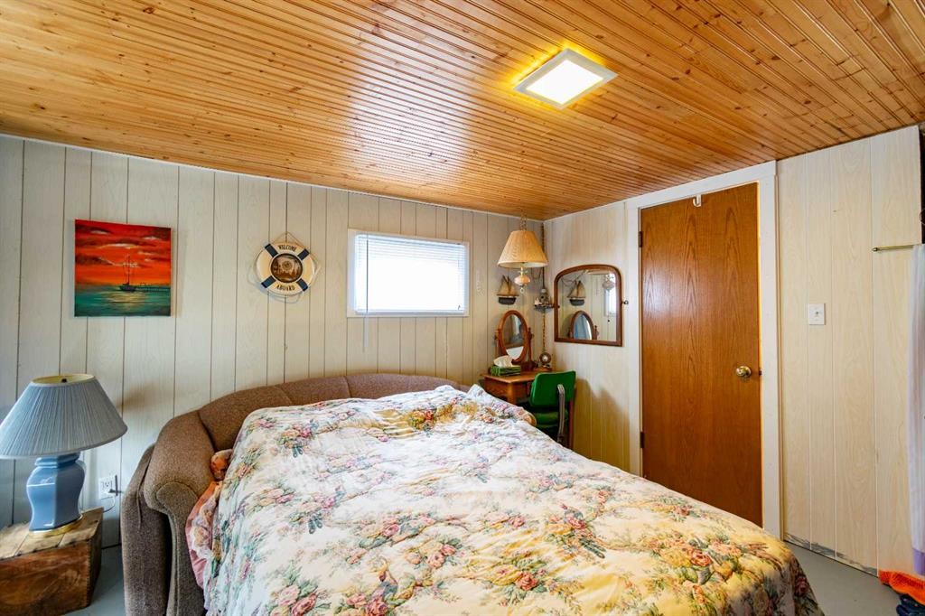 44 Lakeview Avenue, White Sands, AB