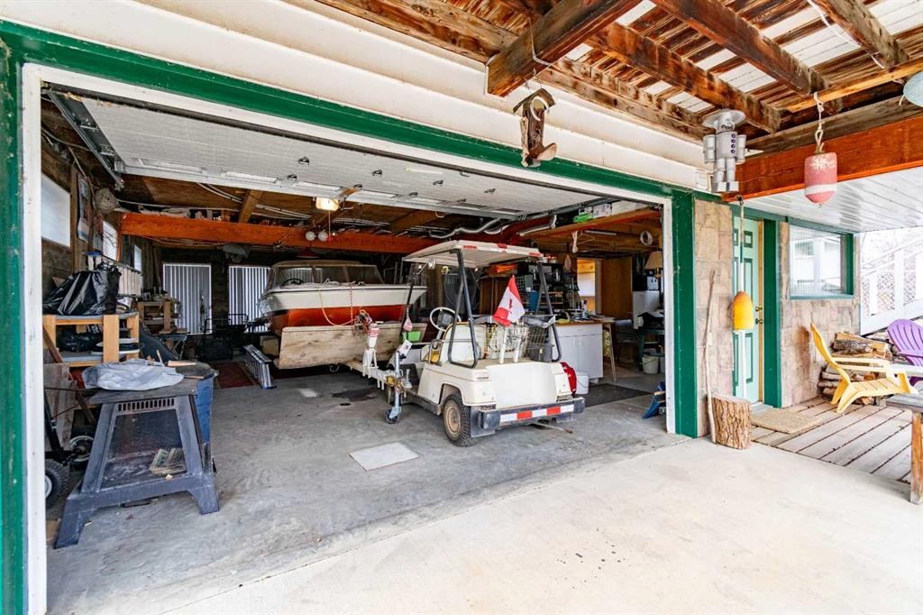44 Lakeview Avenue, White Sands, AB