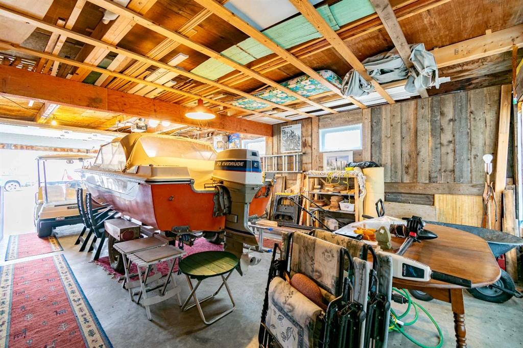 44 Lakeview Avenue, White Sands, AB