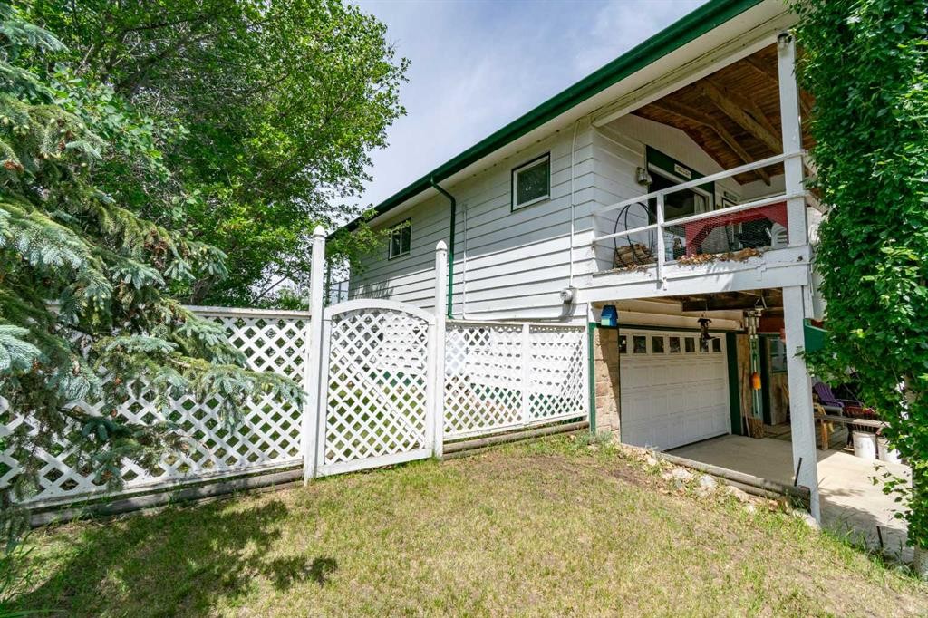 44 Lakeview Avenue, White Sands, AB