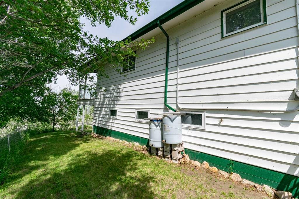 44 Lakeview Avenue, White Sands, AB