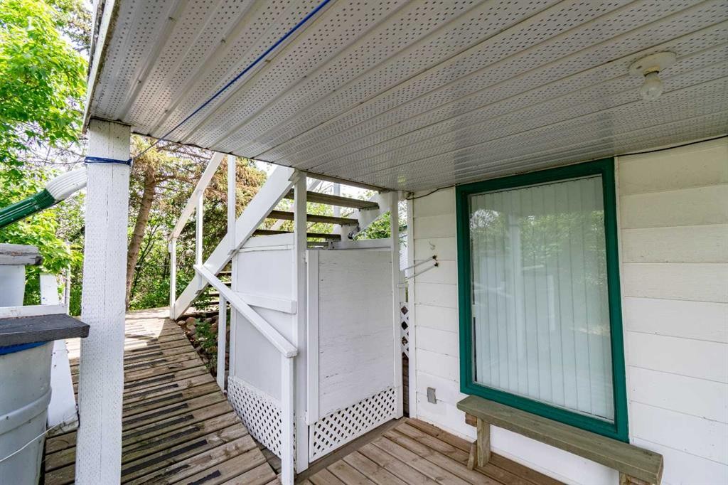 44 Lakeview Avenue, White Sands, AB