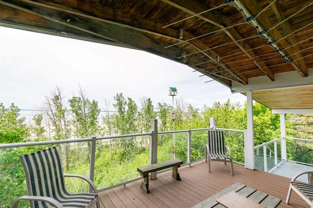 44 Lakeview Avenue, White Sands, AB