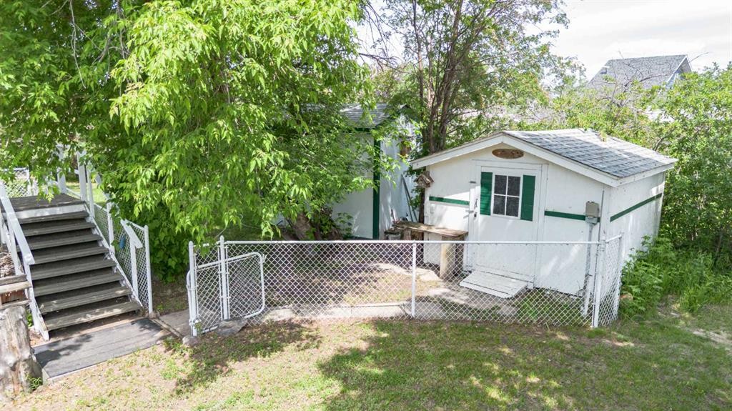 44 Lakeview Avenue, White Sands, AB