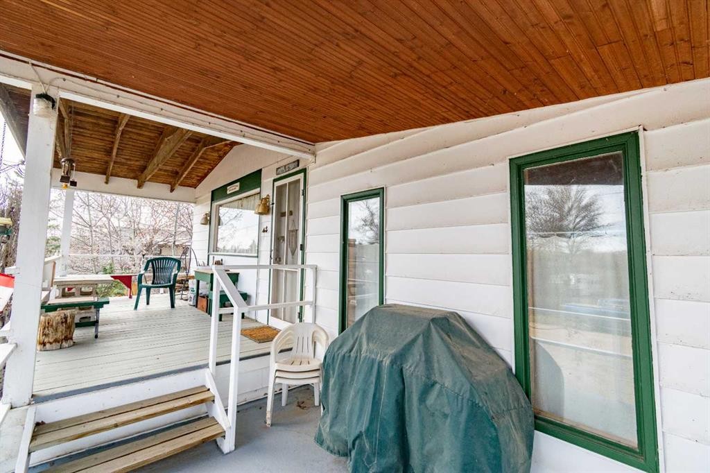 44 Lakeview Avenue, White Sands, AB