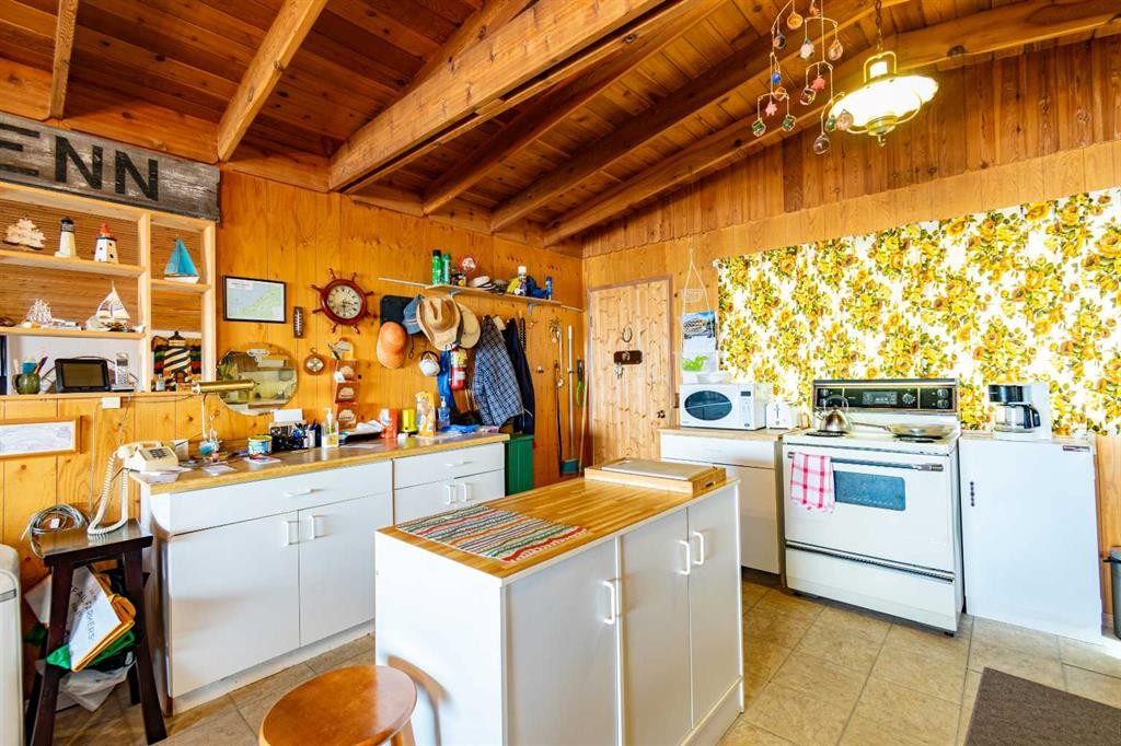 44 Lakeview Avenue, White Sands, AB