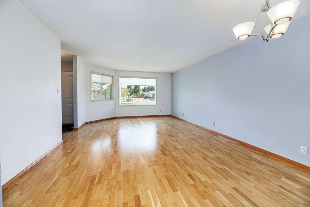 61-2816 Botterill Crescent, Red Deer, AB - Indoor Photo Showing Other Room