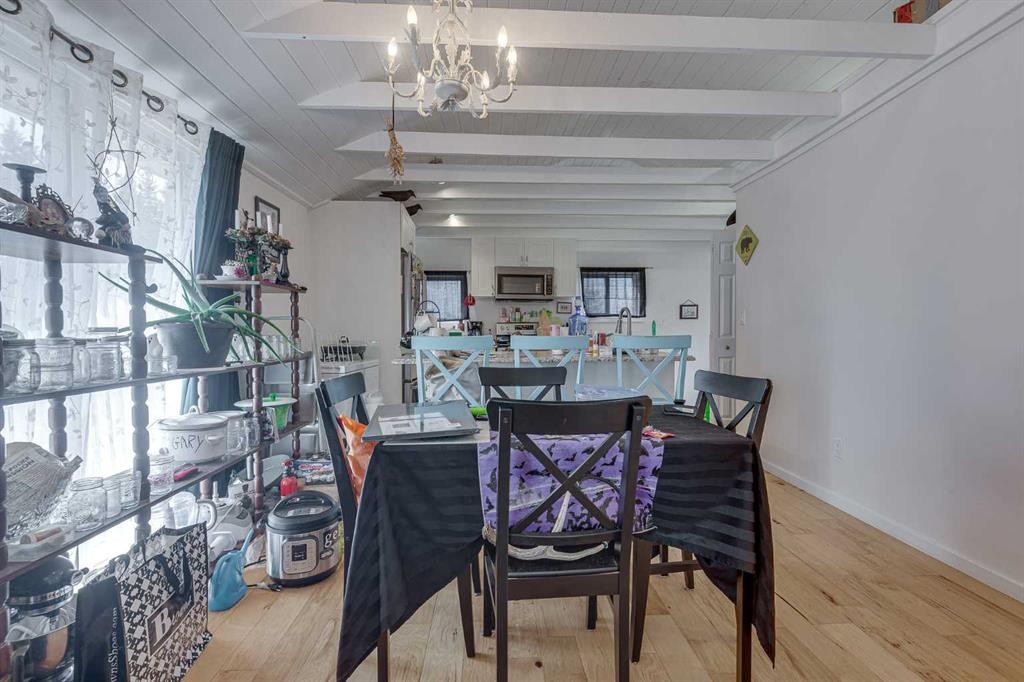 4212 C + E Trail, Lacombe, AB - Indoor Photo Showing Dining Room