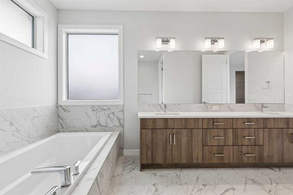 261 Dawson Wharf Crescent, Chestermere, AB - Indoor Photo Showing Bathroom