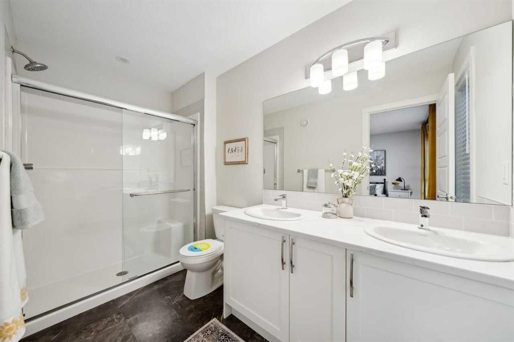 229 Vantage Drive, Cochrane, AB - Indoor Photo Showing Bathroom