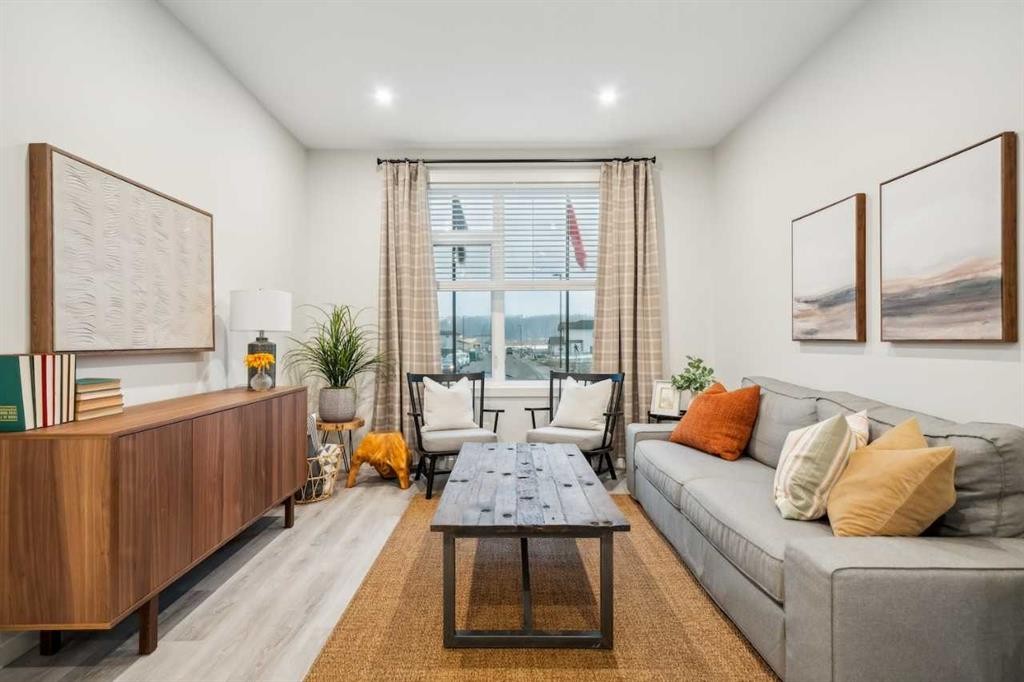 229 Vantage Drive, Cochrane, AB - Indoor Photo Showing Living Room