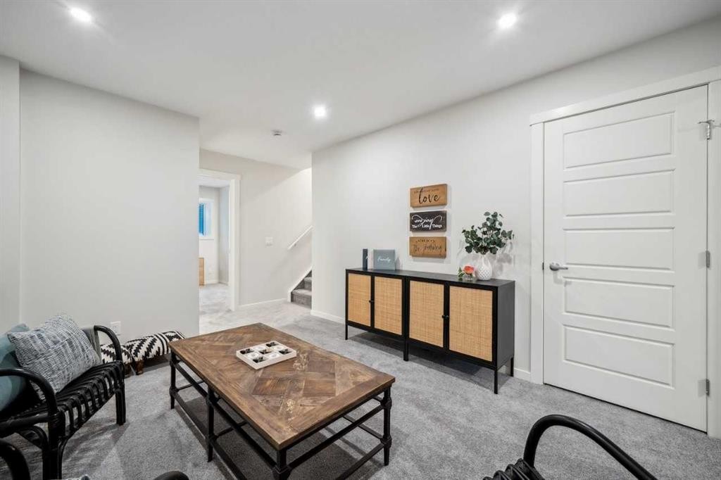 229 Vantage Drive, Cochrane, AB - Indoor