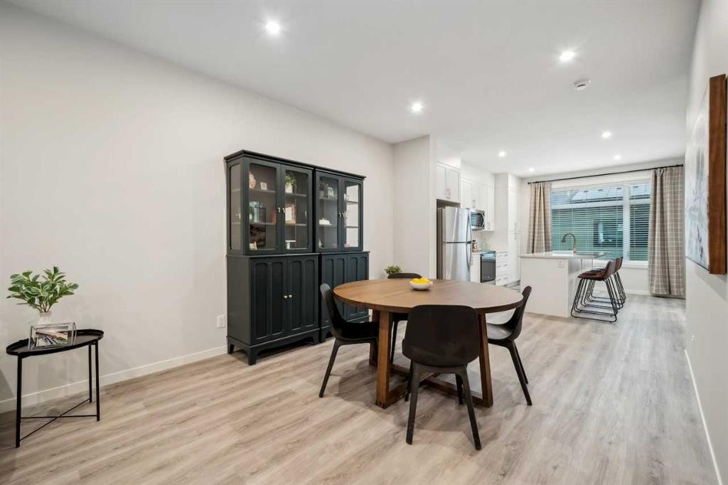 229 Vantage Drive, Cochrane, AB - Indoor Photo Showing Dining Room
