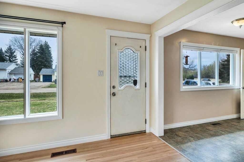 4809 32 Street, Mulhurst Bay, AB - Indoor