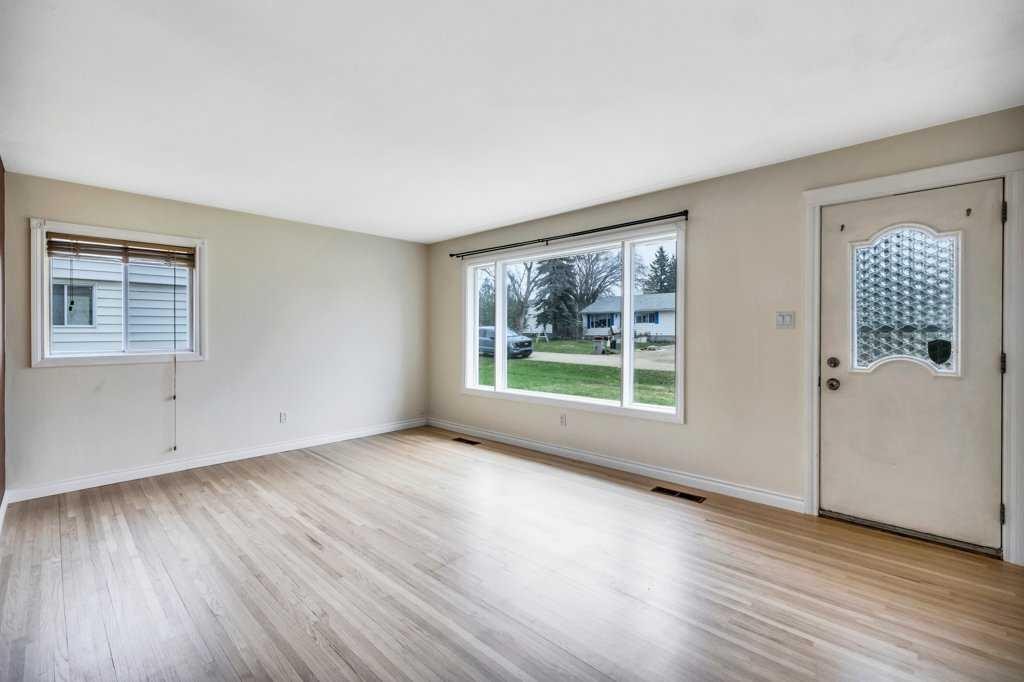 4809 32 Street, Mulhurst Bay, AB - Indoor