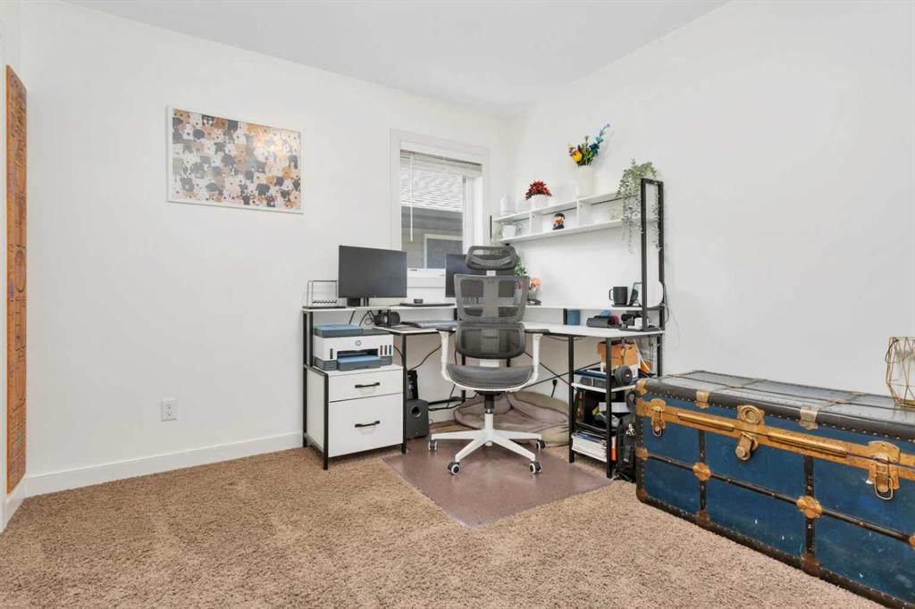 149 Bowman Circle, Sylvan Lake, AB - Indoor Photo Showing Office