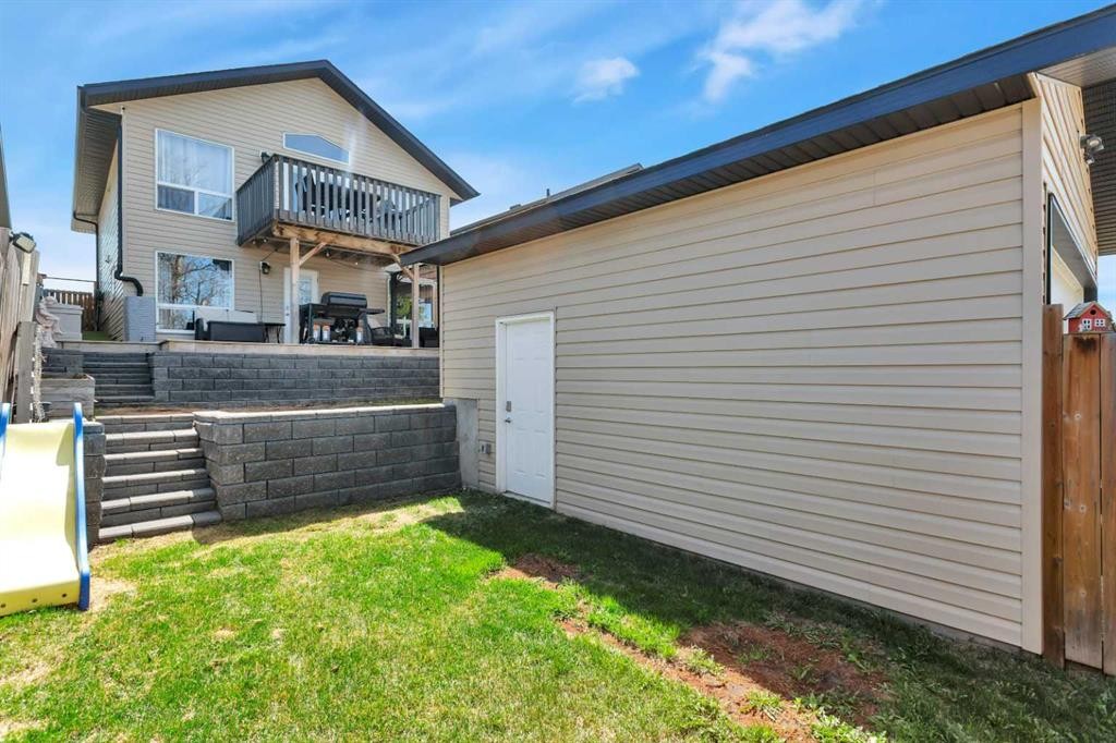 149 Bowman Circle, Sylvan Lake, AB - Outdoor With Exterior