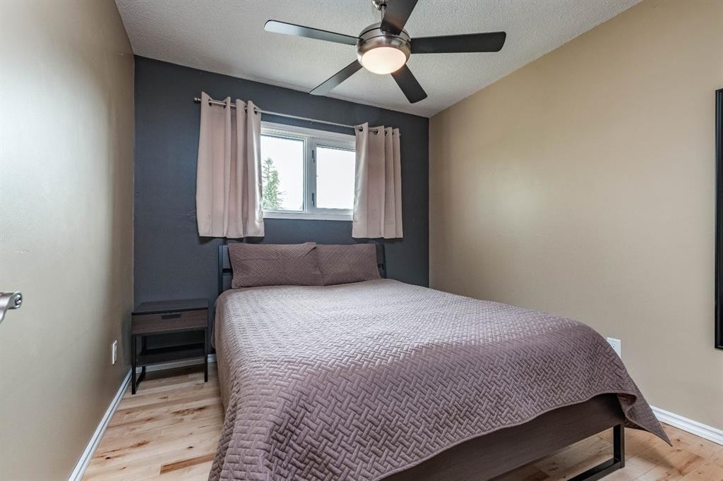 10812 52 Avenue Nw, Edmonton, AB - Indoor Photo Showing Bedroom