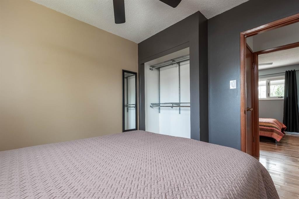 10812 52 Avenue Nw, Edmonton, AB - Indoor Photo Showing Bedroom
