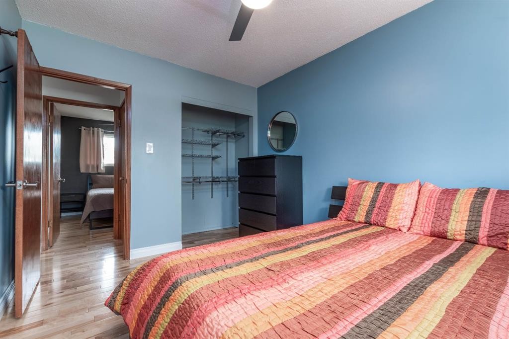 10812 52 Avenue Nw, Edmonton, AB - Indoor Photo Showing Bedroom