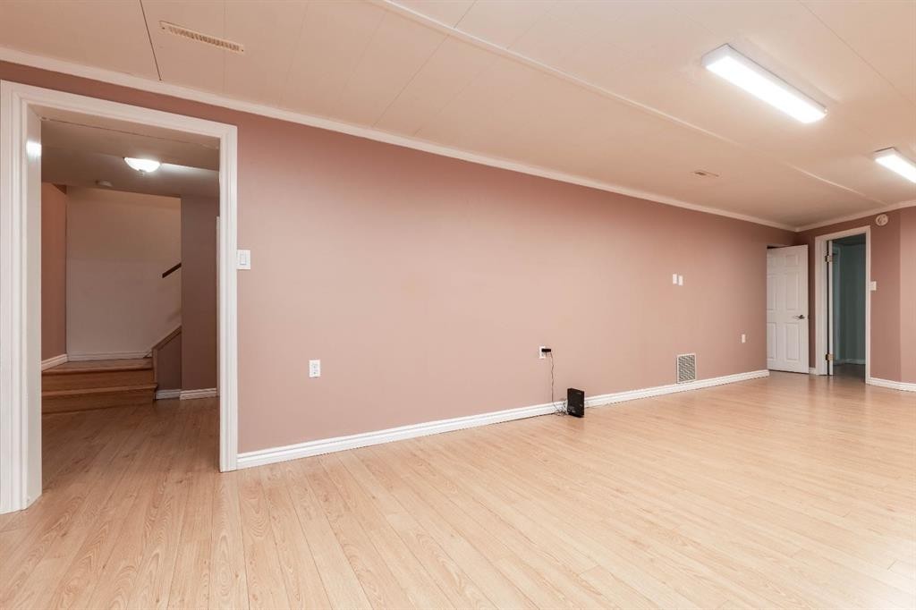 10812 52 Avenue Nw, Edmonton, AB - Indoor Photo Showing Other Room