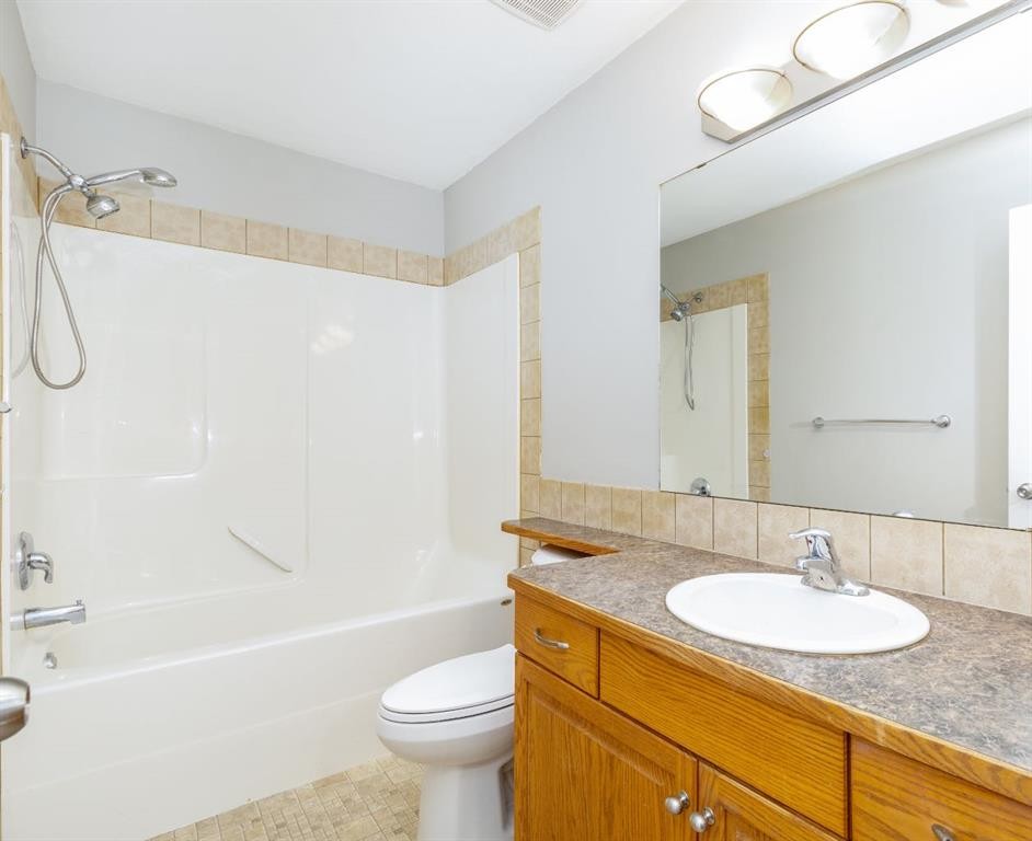 191 Timberstone Way, Red Deer, AB - Indoor Photo Showing Bathroom