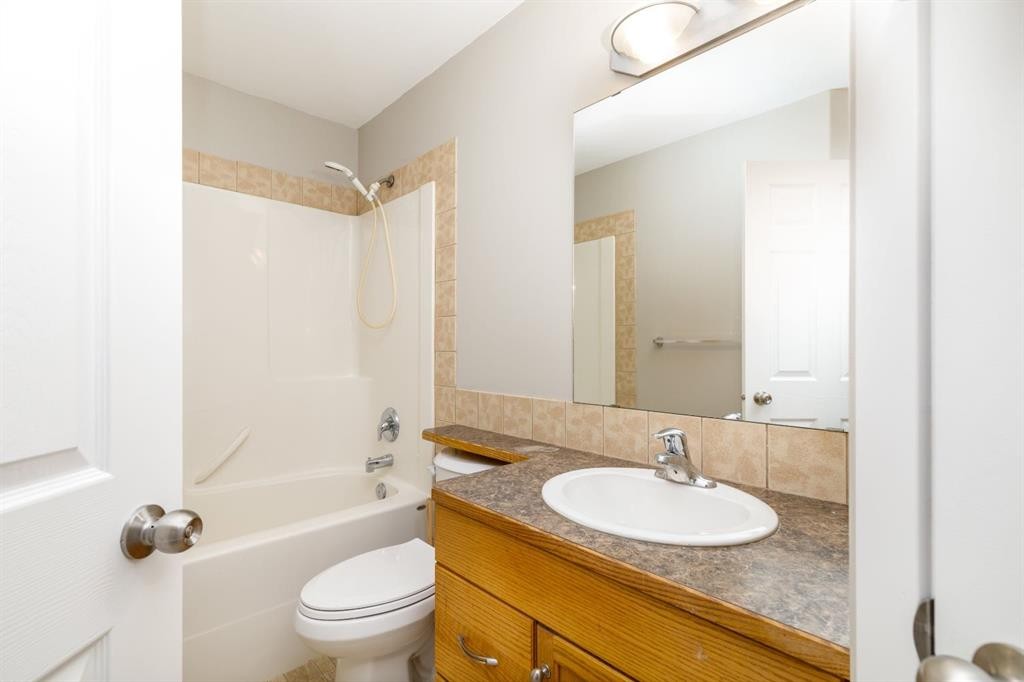 191 Timberstone Way, Red Deer, AB - Indoor Photo Showing Bathroom